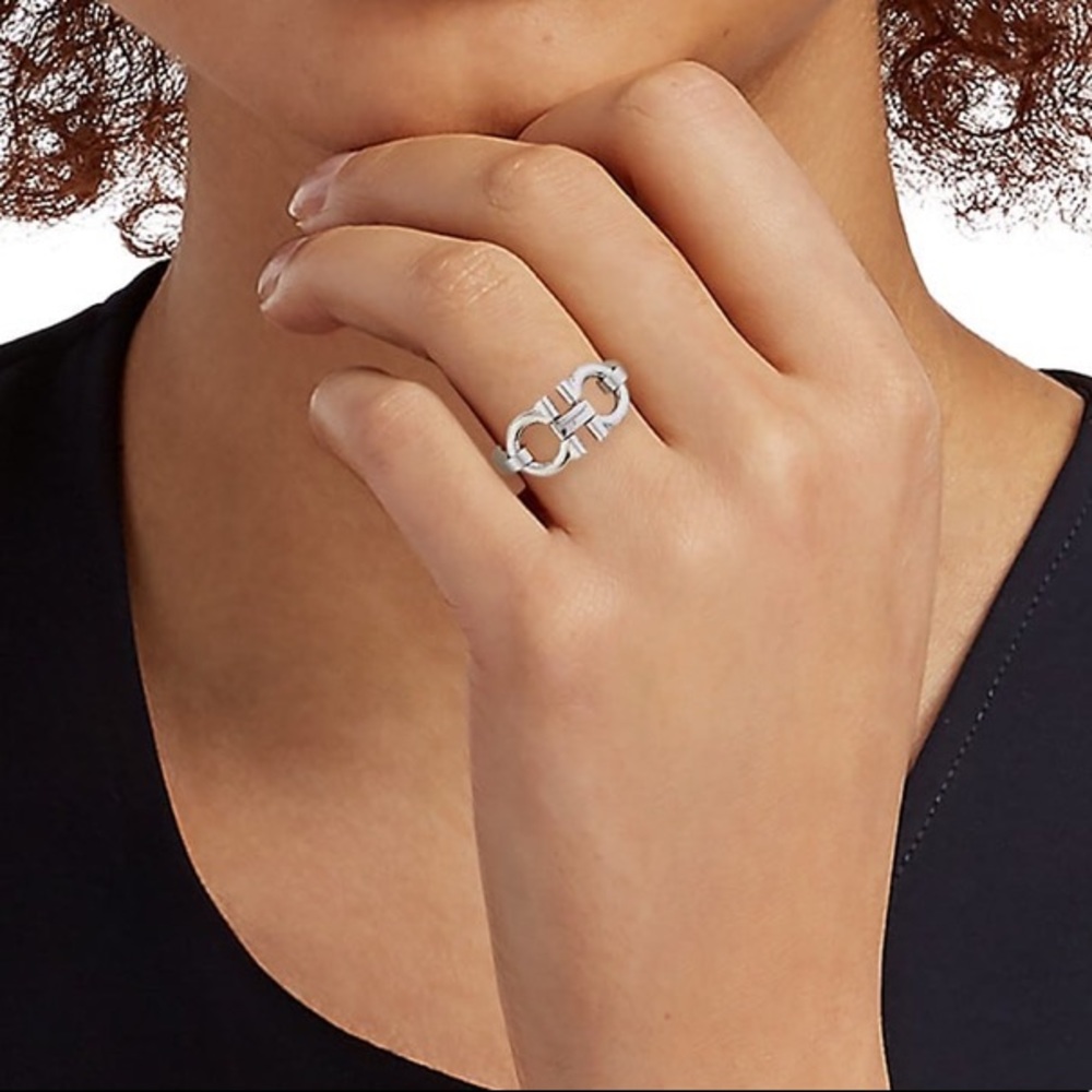 Ferragamo sterling silver chain ring